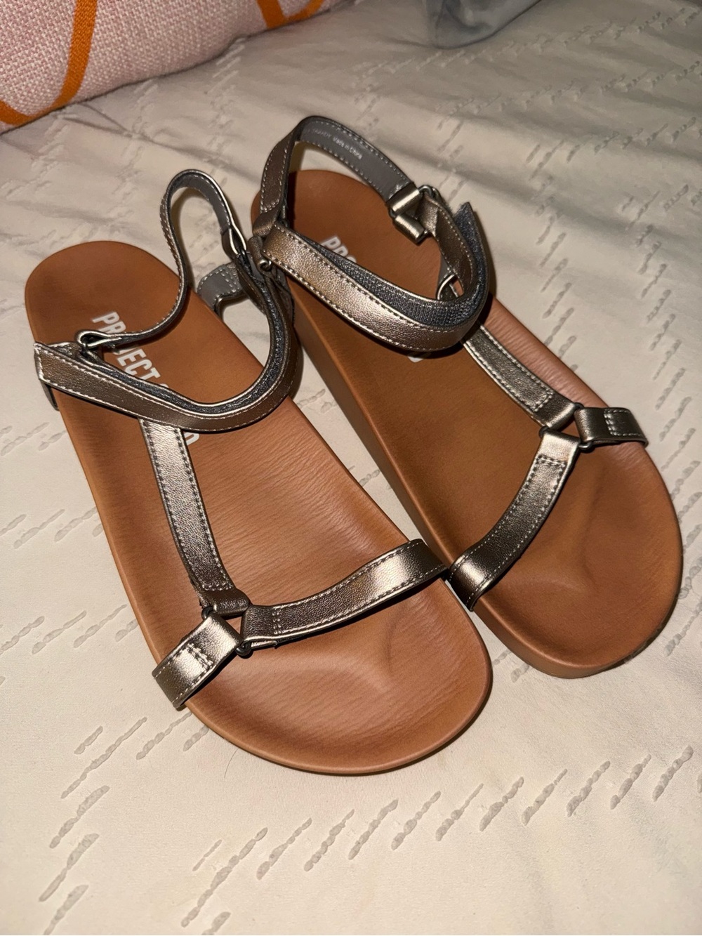 Project Cloud Brandy Metallic Silver T-Strap Leather Sandals Size 8